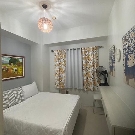 Sea 2-Br Unit With Free Parking Near Mall Of Asia Pasay Esterno foto