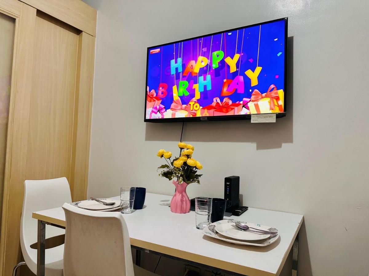 Sea 2-Br Unit With Free Parking Near Mall Of Asia Pasay Esterno foto