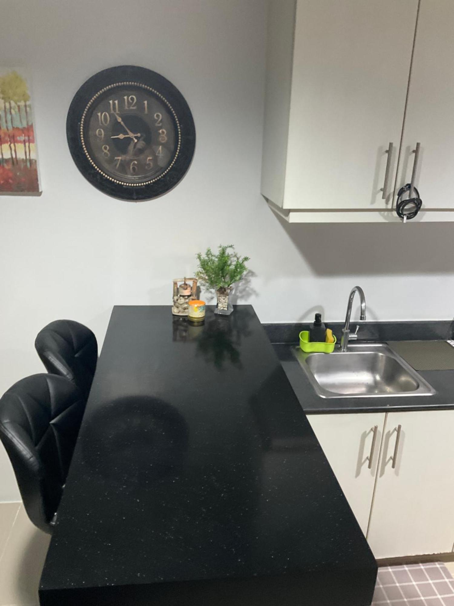 Sea 2-Br Unit With Free Parking Near Mall Of Asia Pasay Esterno foto
